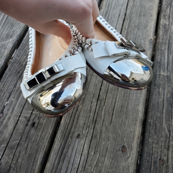 Jeffrey Campbell Carrie B White Leather Chain Metal Cap Toe Bow Ballet Flats 6 - Picture 2 of 9